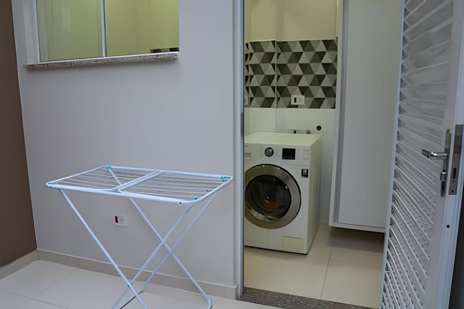 Casa de férias Sobrado Com 1 2 Ar 1km Shopping Jl *