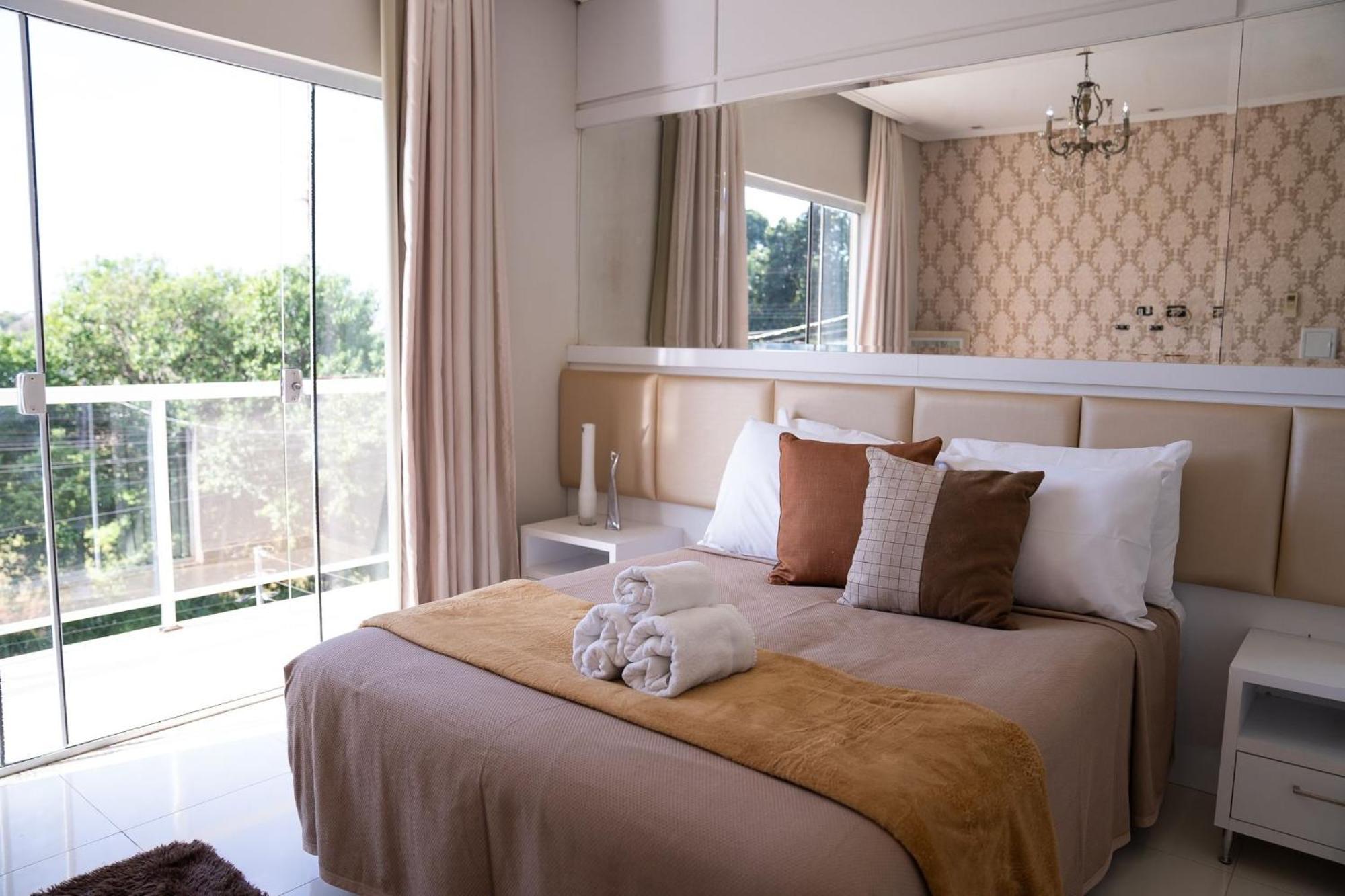 Casa de férias Sobrado Com 1 2 Ar 1km Shopping Jl *